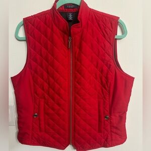 CHAPS red quilted vest with pockets and adjustable button belt, size large